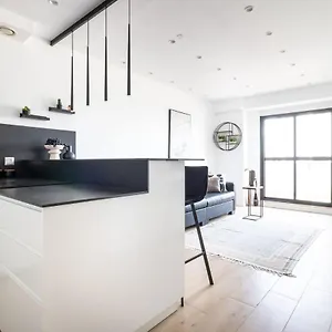 Modern 1 Bdr Heart Of , Balcony And View