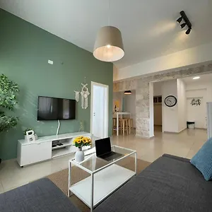 Modern Stone House // Gorgeous Family Apt Apartment