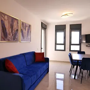 2bdr Suite#next To The Market#best Location *