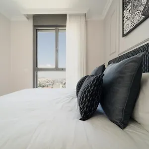 Dreamy 2bdr Unparalleled Views Of The Old Holiday home