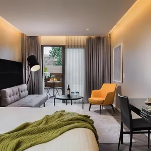 Leonardo Boutique Отель