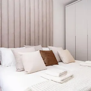 Luxurious Apt With Private Heated Pool City Center Holiday home Jerusalem