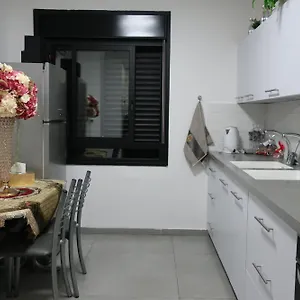 דירה קטנה לנופש בלב גאולה יפיפייה ומטופחת Jerusalem