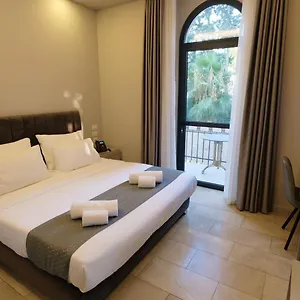 Seasons Boutique - Hotel