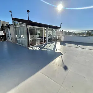 Penthouse 5 Bedrooms Location *