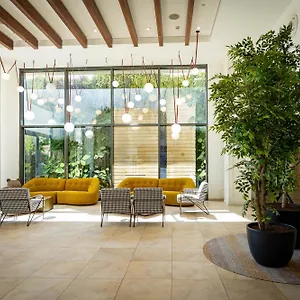 C Hotel 4*