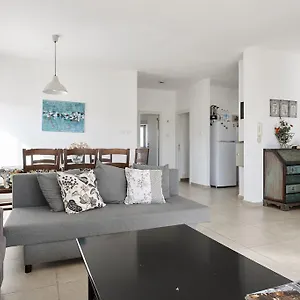 Eliyahu Salman Apartment *
