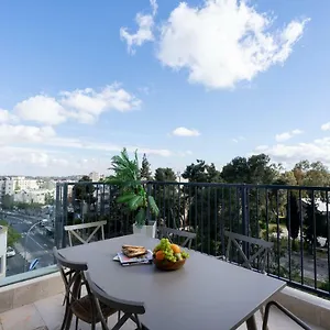 Sweet Apartment *