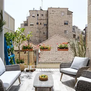 Apartment Design & Veranda Next To Mahane Yehuda Market By Feelhome