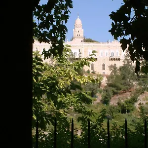 Avissar House Apartment *