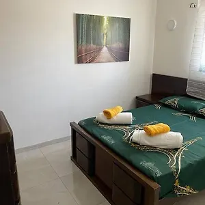Beautiful In Center Apartment