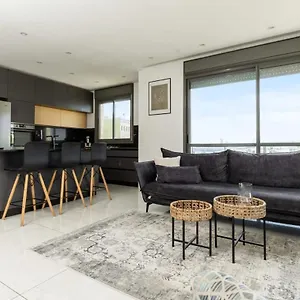 Luxury 3 Bedrooms In Baka Apartman