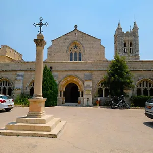 St. George's Cathedral Pilgrim - Hotel