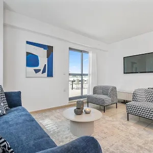 Beautiful 3 Bdr Heart Of Jlm -modern With Huge Balcony Apartment