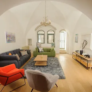 Apartment Art In Yemin Moshe Jerusalem