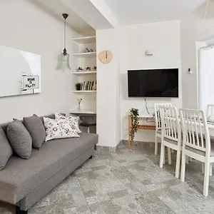 The And Quiet Place In Nachlaot-rehavia Apartment